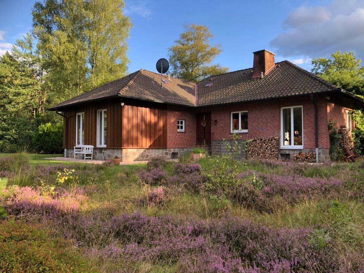 Landhaus Mitten In Der Lueneburger Heide Ундело Экстерьер фото
